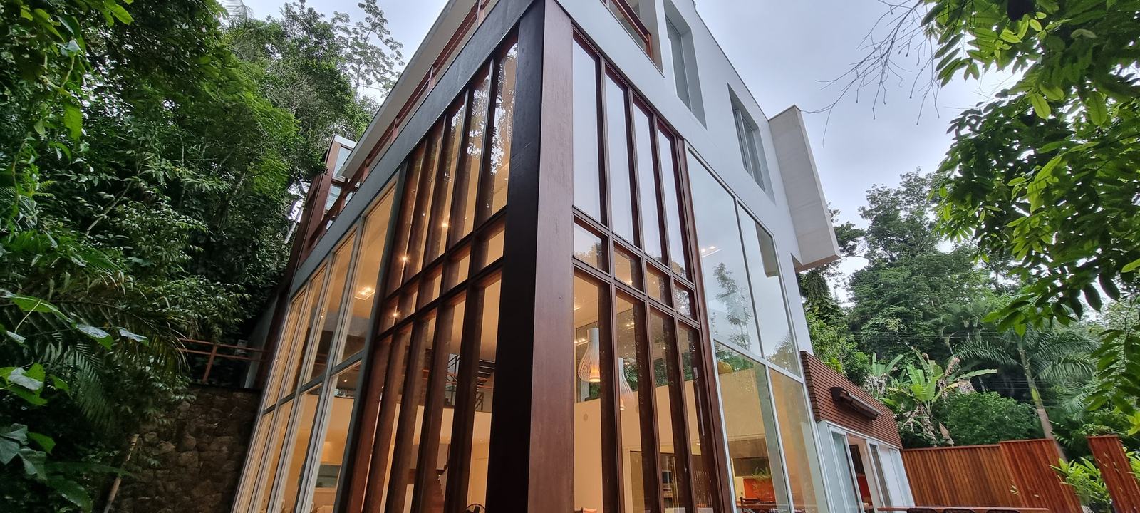 Área externa 10 — Iporanga, Guarujá, à venda e para locação, Casa