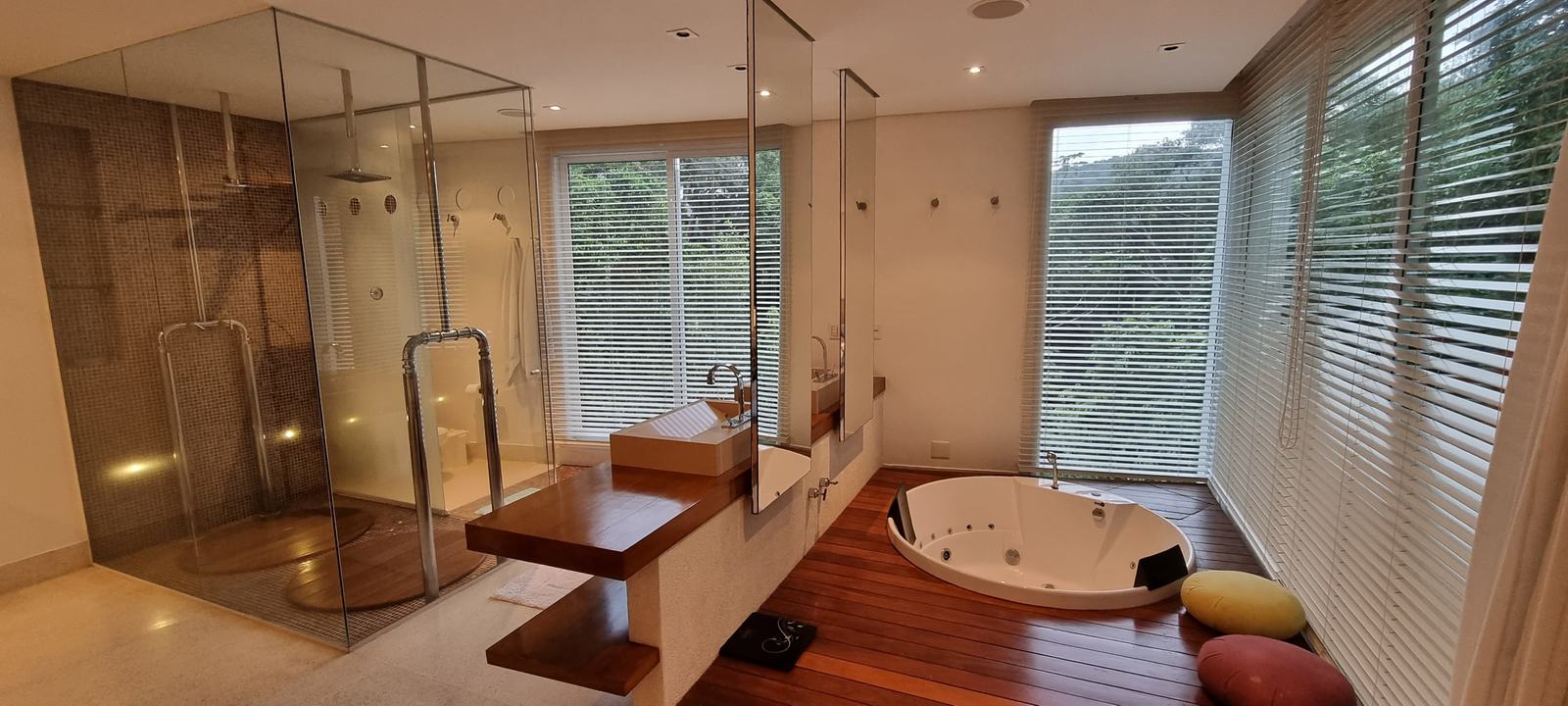 Suíte 10 — Iporanga, Guarujá, à venda e para locação, Casa