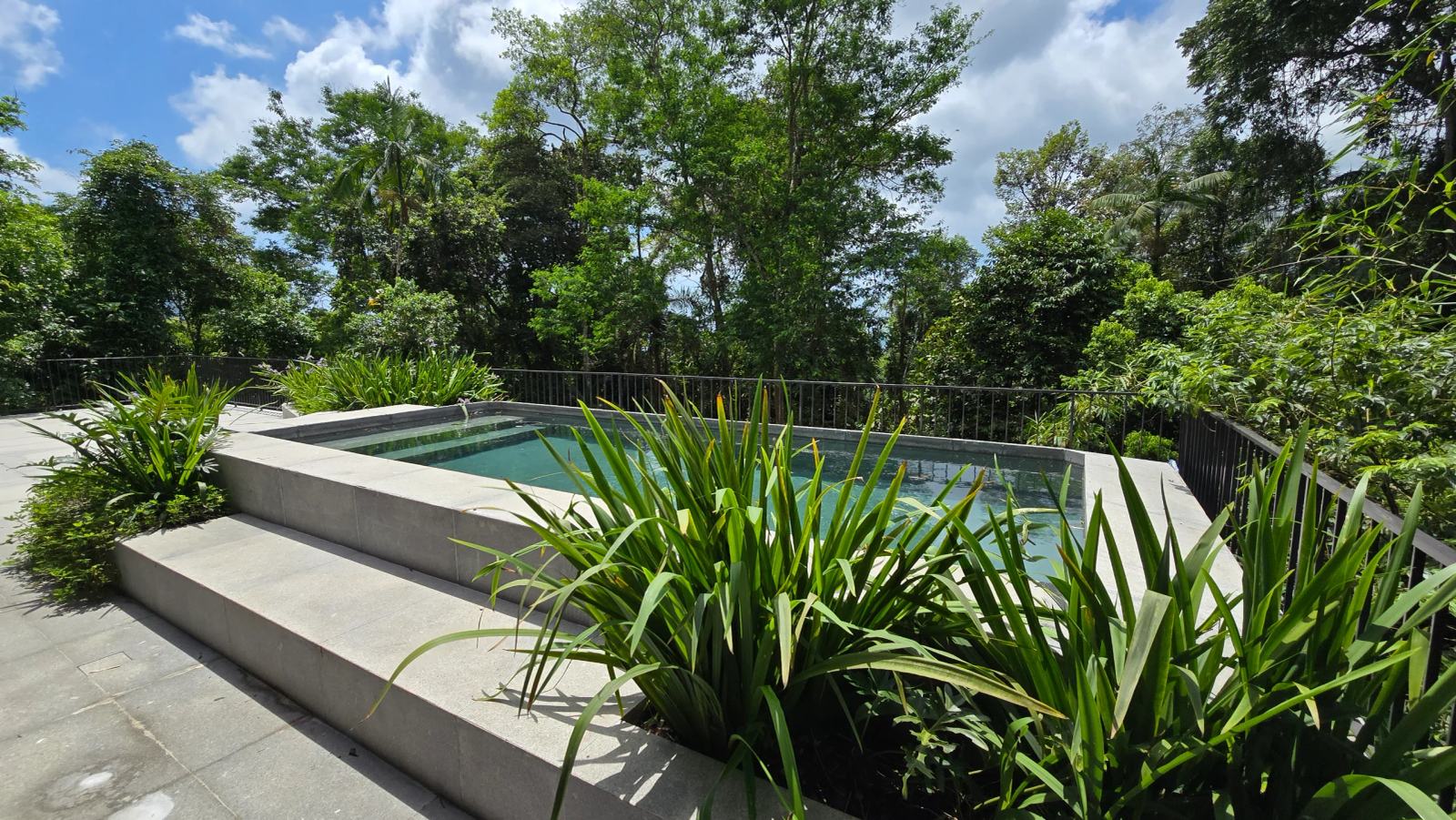 Área externa 4 — São Pedro, Guarujá, à venda e para locação, Casa