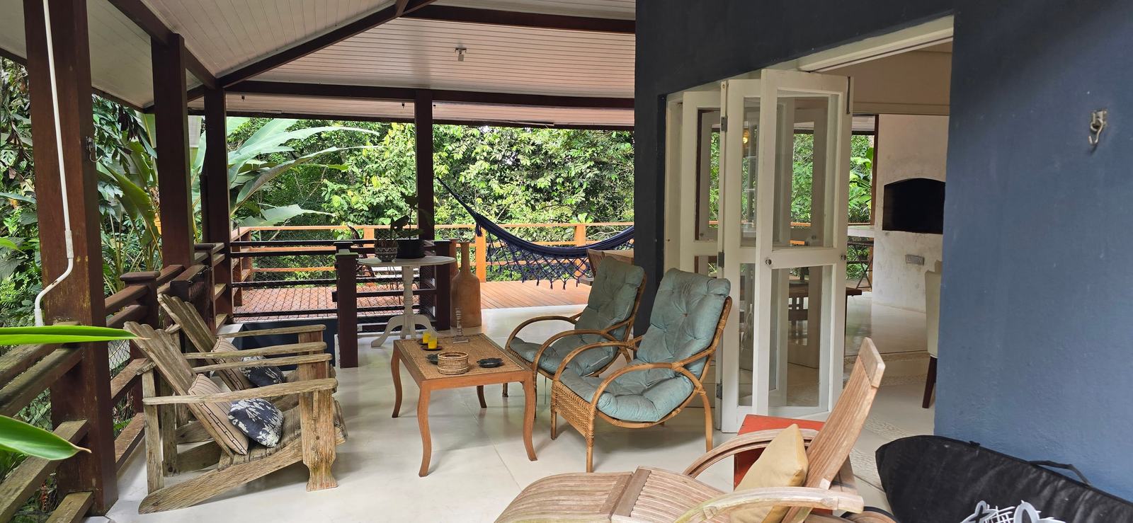 Área externa 13 — Iporanga, Guarujá, para locação, Casa