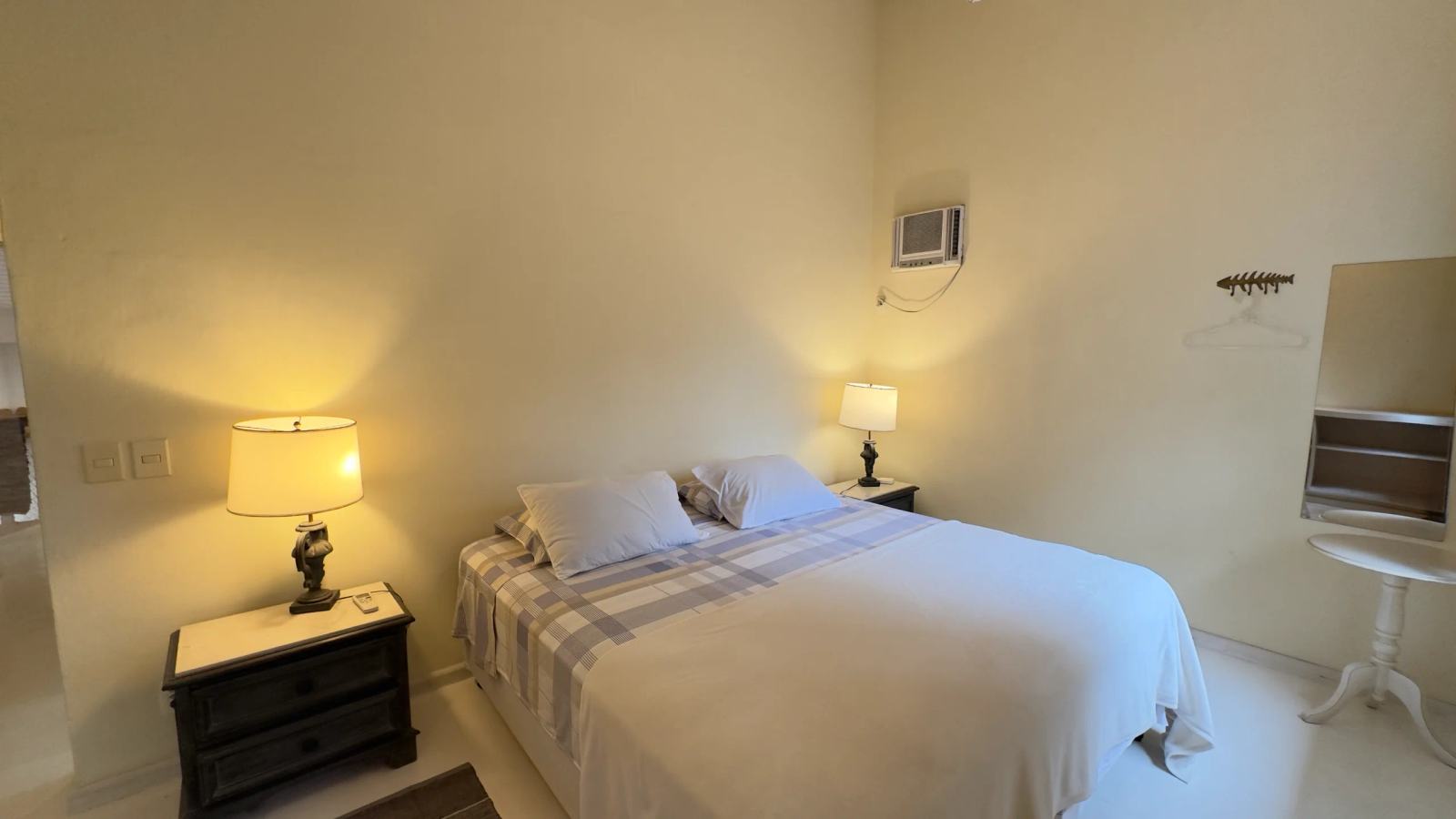 Suíte 6 — Iporanga, Guarujá, para locação, Casa