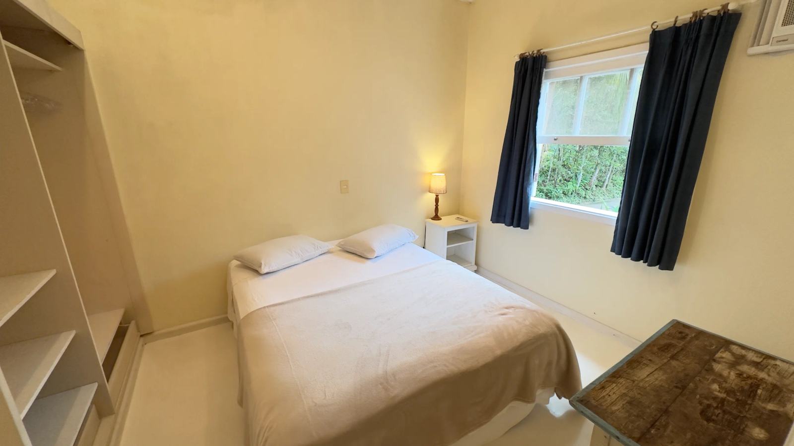 Suíte 4 — Iporanga, Guarujá, para locação, Casa