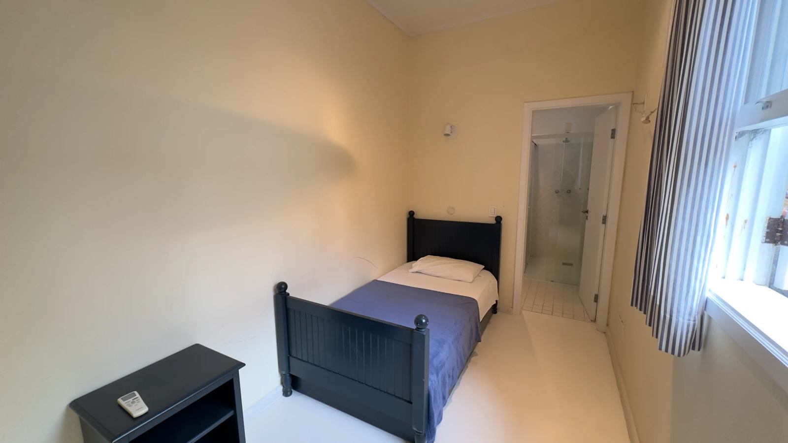 Suíte 10 — Iporanga, Guarujá, para locação, Casa