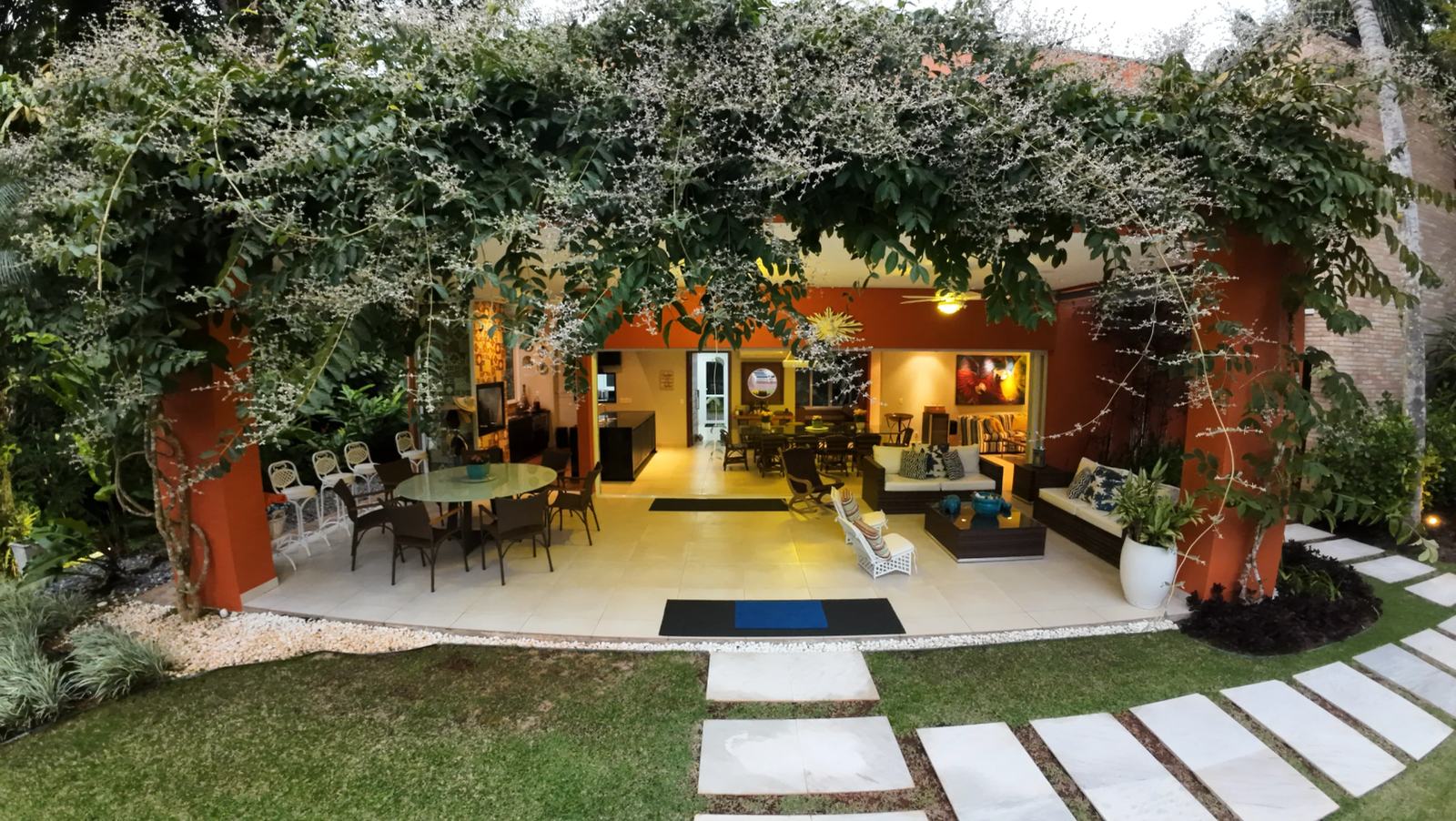 Vista aérea 7 — Iporanga, Guarujá, à venda, Casa