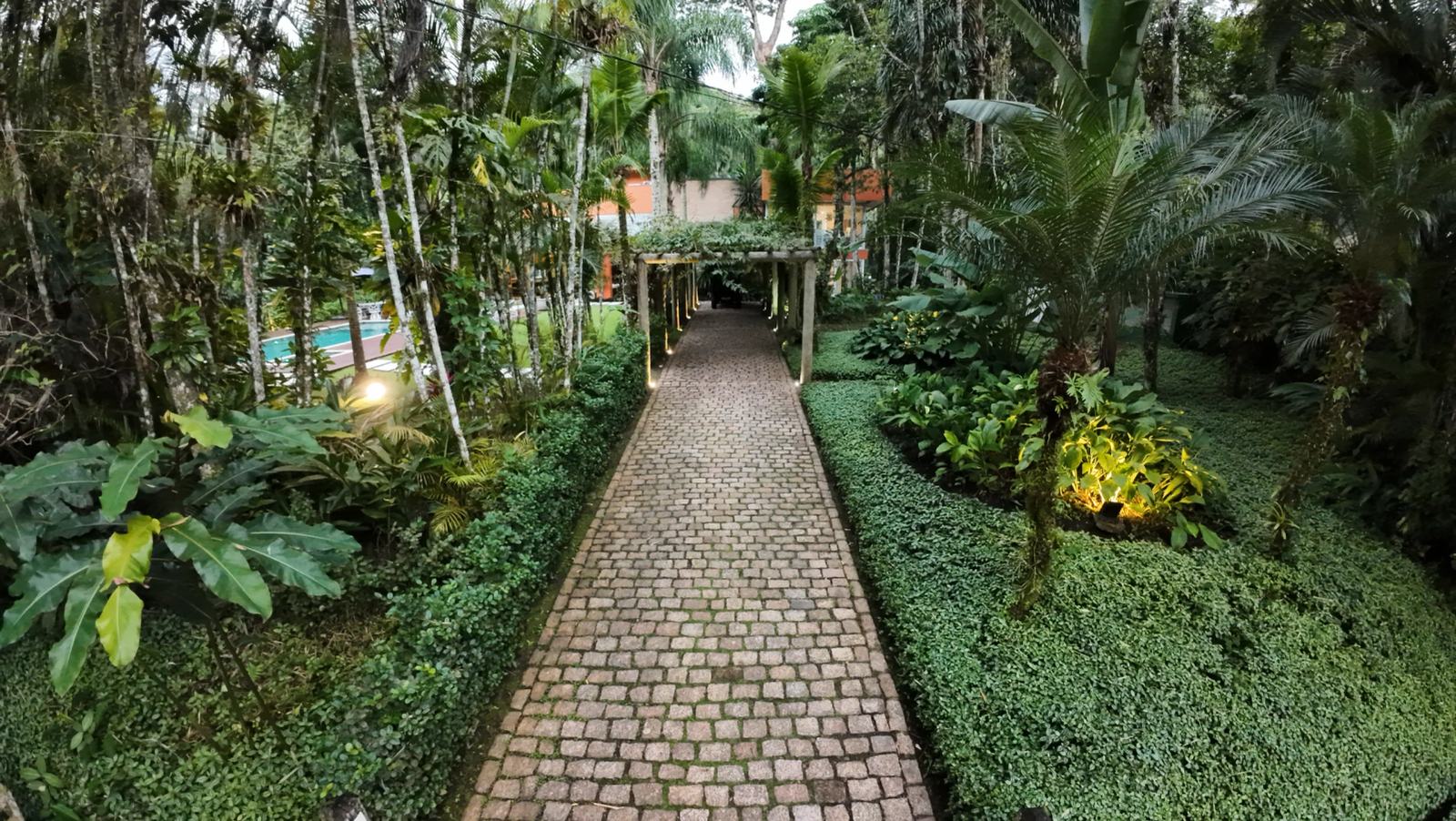 Vista aérea 3 — Iporanga, Guarujá, à venda, Casa