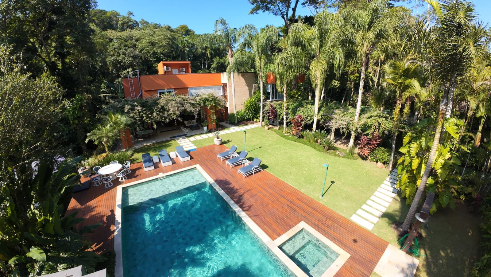 Vista aérea 1 — Iporanga, Guarujá, à venda, Casa