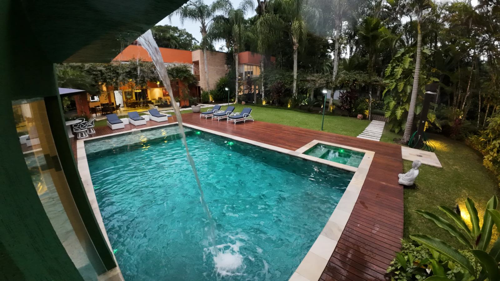 Vista aérea 10 — Iporanga, Guarujá, à venda, Casa