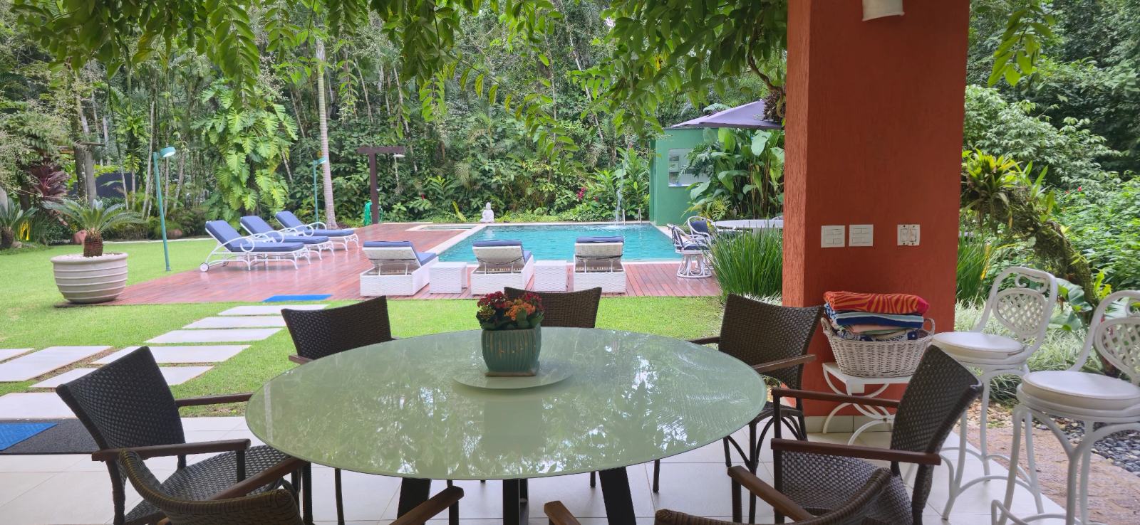 Área externa 1 — Iporanga, Guarujá, à venda, Casa