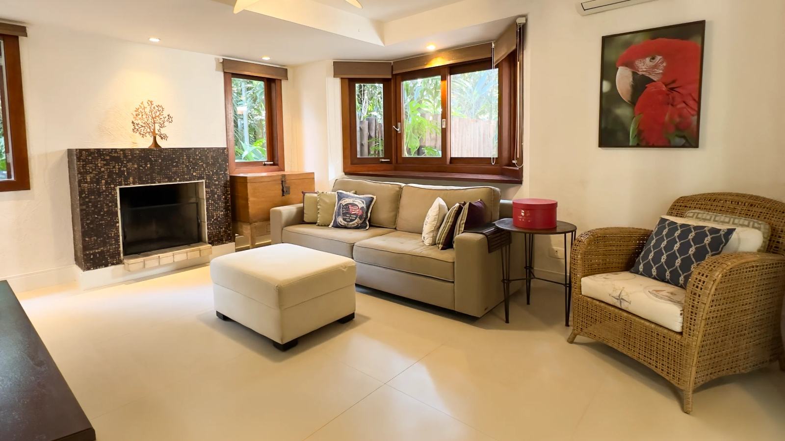Ambiente interno 1 — Iporanga, Guarujá, à venda e para locação, Casa