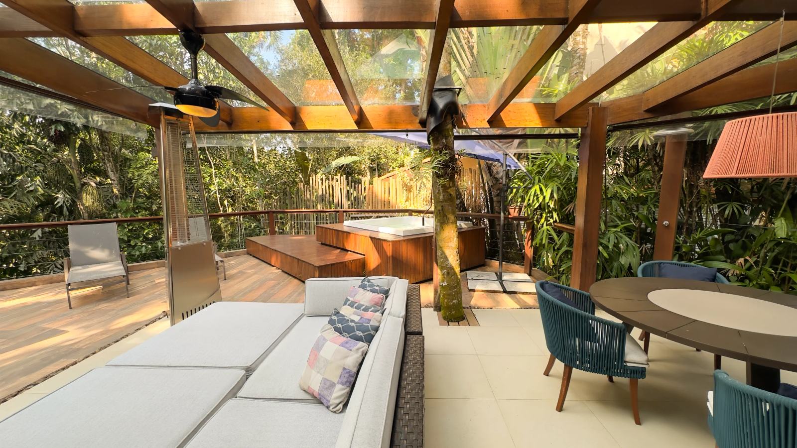Área externa 5 — Iporanga, Guarujá, à venda e para locação, Casa