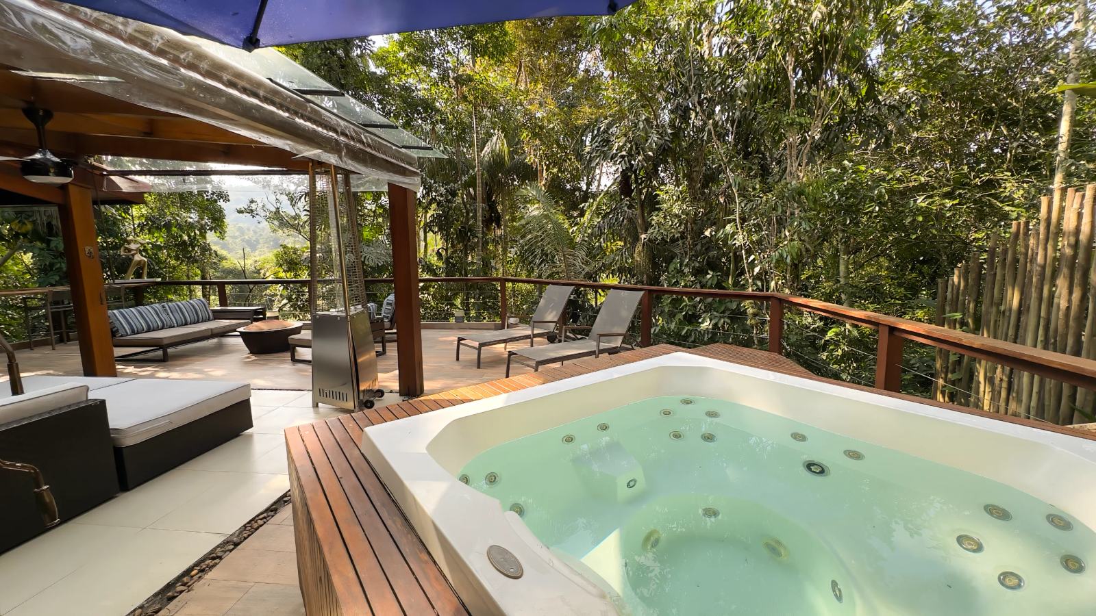 Área externa 11 — Iporanga, Guarujá, à venda e para locação, Casa