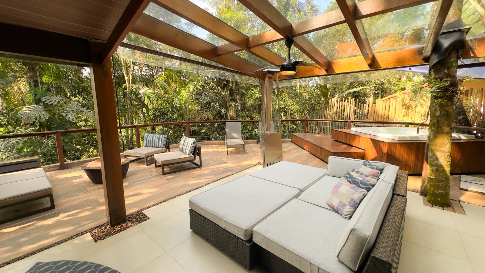 Área externa 4 — Iporanga, Guarujá, à venda e para locação, Casa