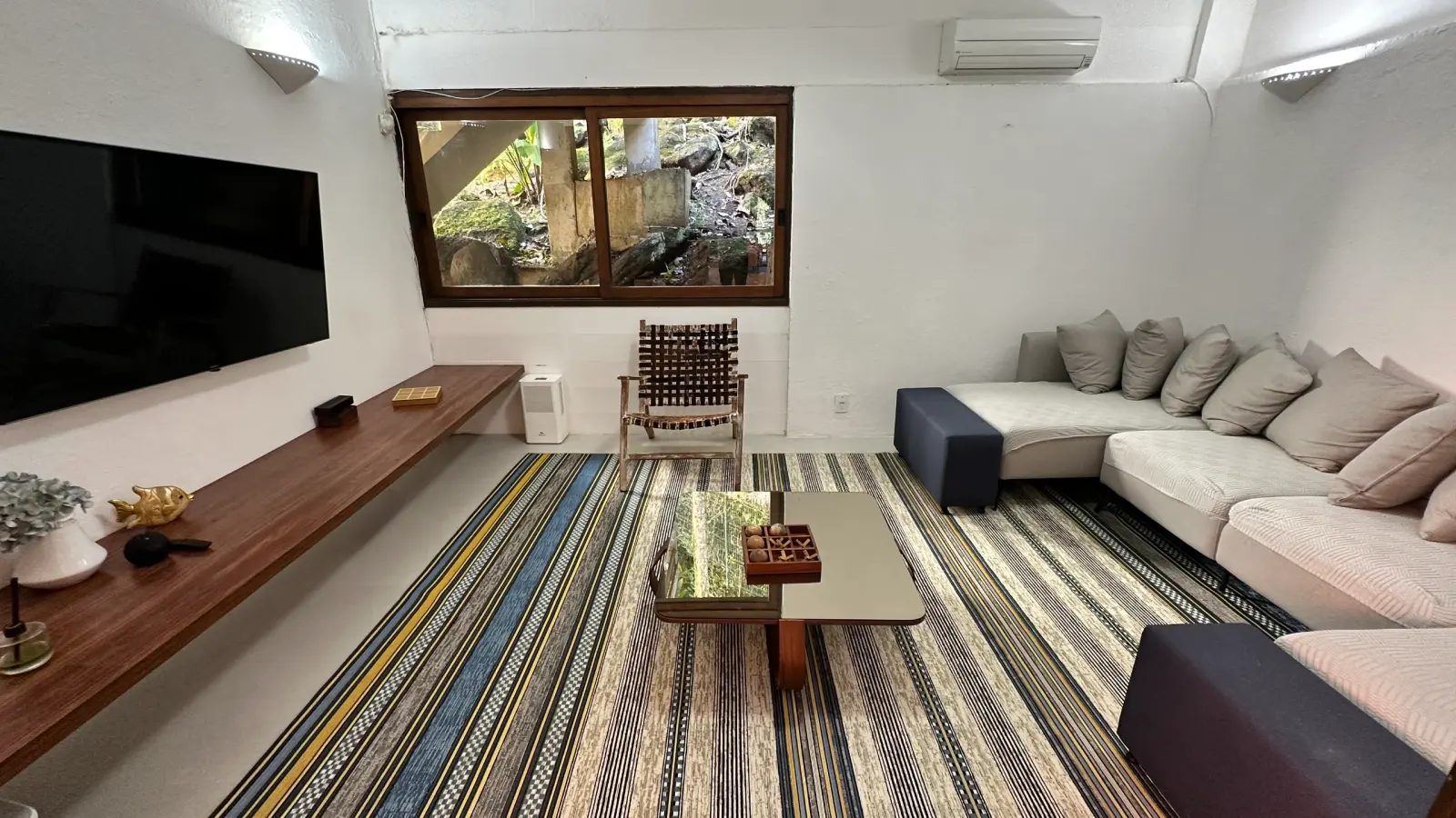 Villa 207 - Aluguel Temporada - Sala de TV aconchegante com decoração acolhedora