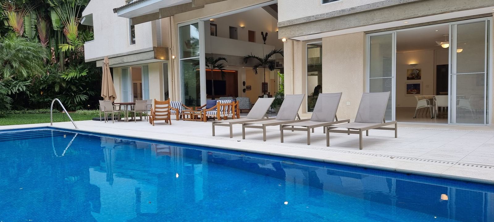 Área externa 1 — Iporanga, Guarujá, à venda, Casa