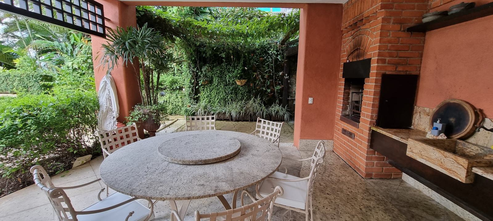 Área externa 13 — Iporanga, Guarujá, para locação, Casa