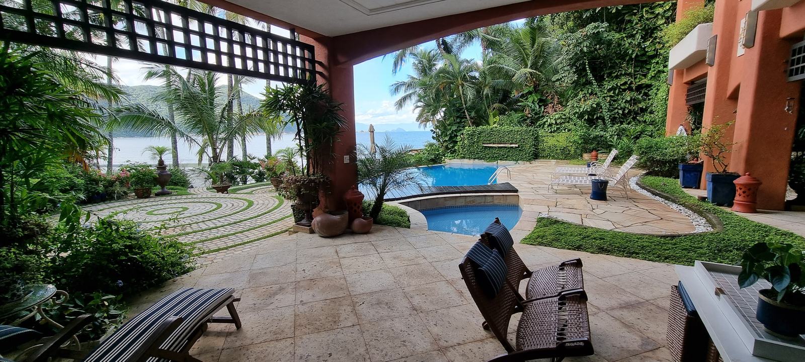Área externa 14 — Iporanga, Guarujá, para locação, Casa