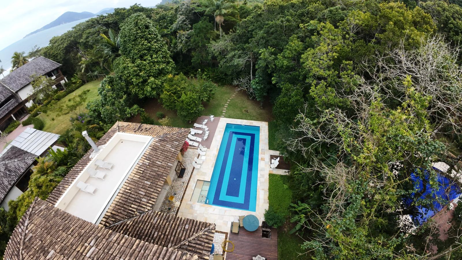 Vista aérea 2 — Iporanga, Guarujá, à venda, Casa