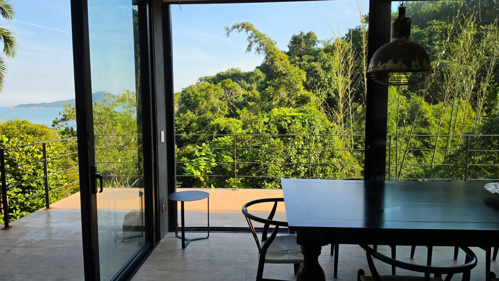Ambiente interno 1 — Iporanga, Guarujá, à venda e para locação, Casa