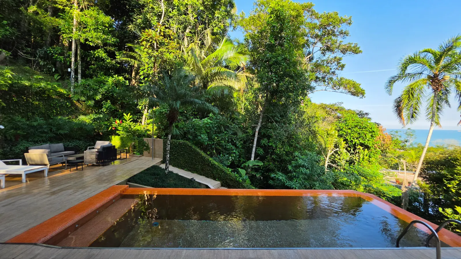 Área externa 1 — Iporanga, Guarujá, à venda e para locação, Casa