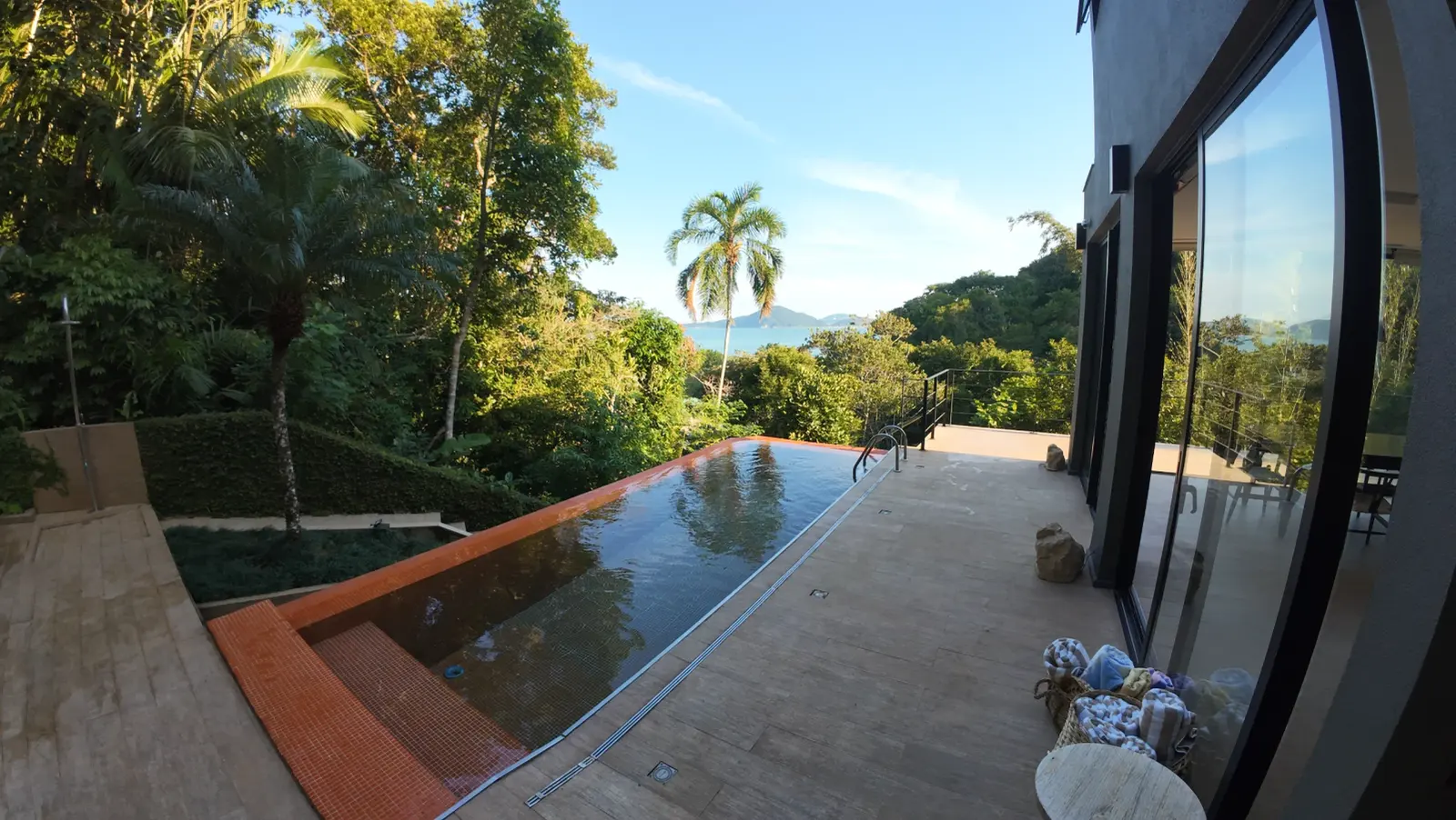 Área externa 6 — Iporanga, Guarujá, à venda e para locação, Casa