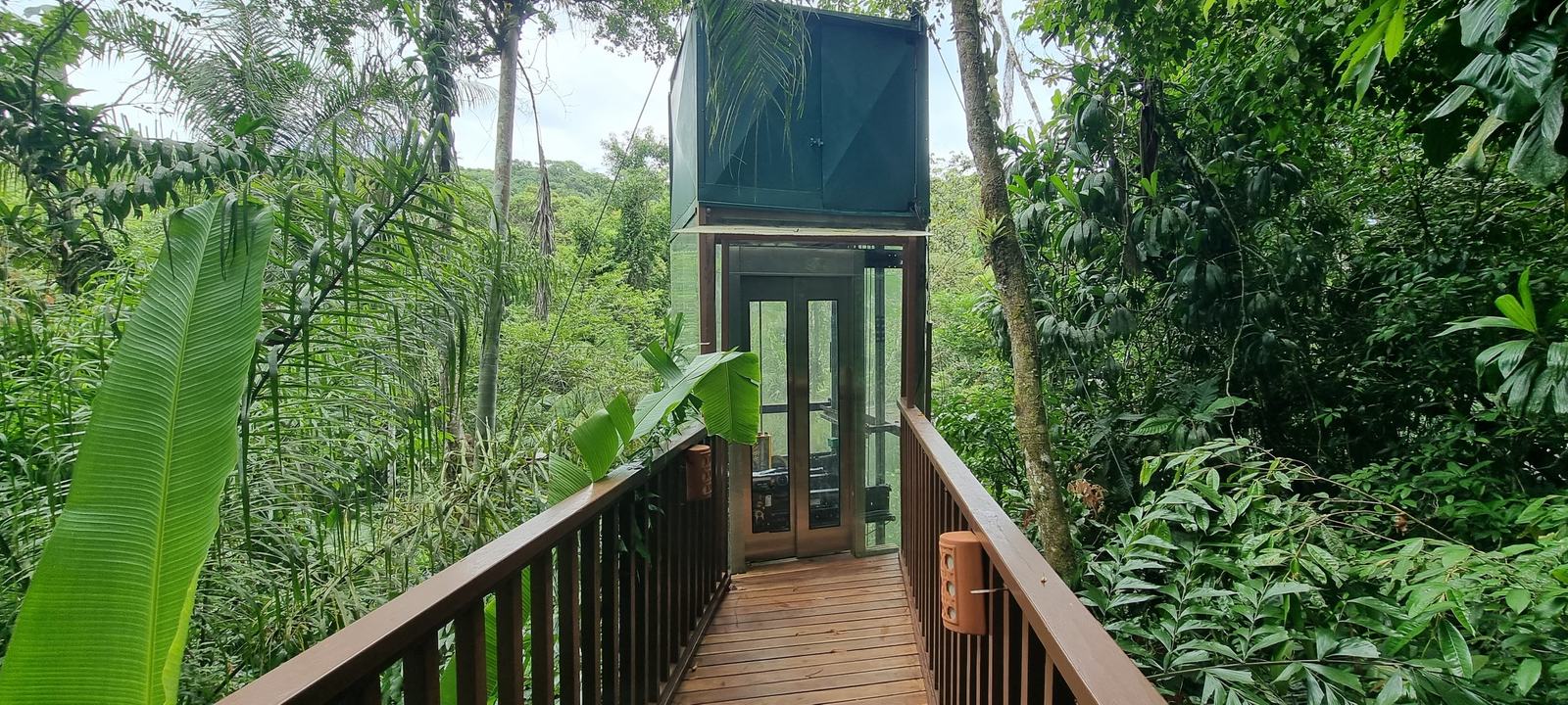 Área externa 4 — Iporanga, Guarujá, à venda e para locação, Casa