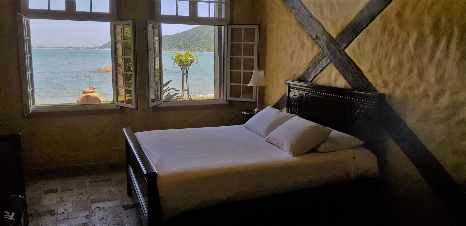 Suíte 10 — Iporanga, Guarujá, à venda e para locação, Casa