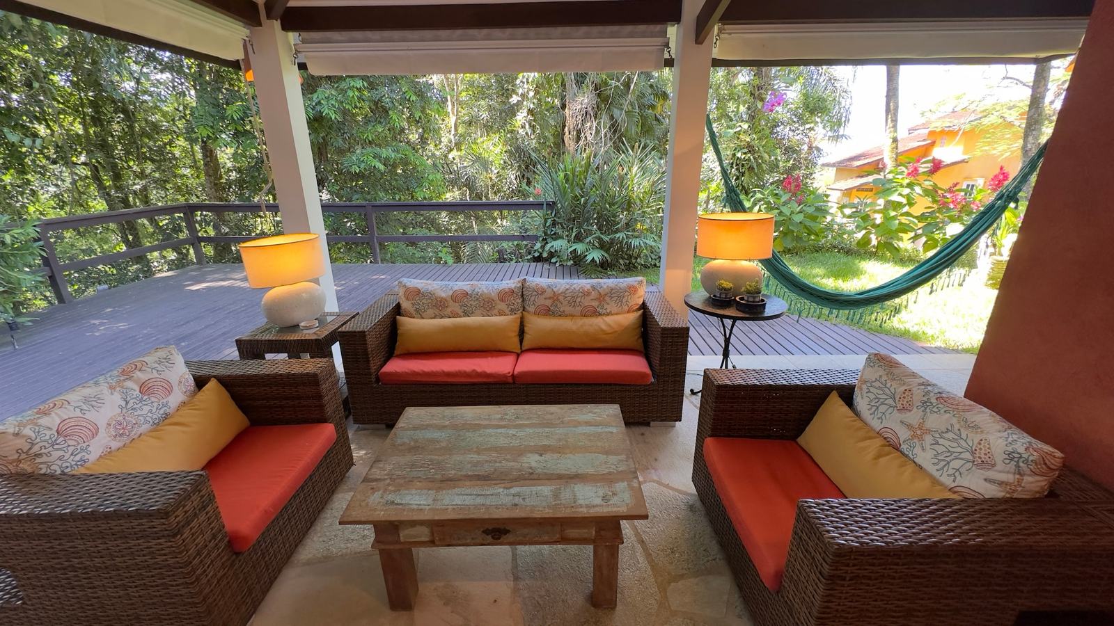 Área externa 12 — Iporanga, Guarujá, para locação, Casa