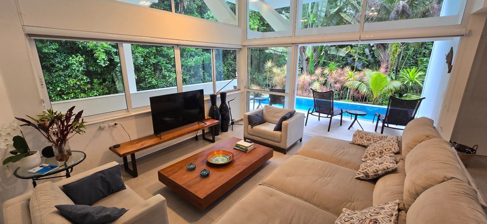 Ambiente interno 1 — Iporanga, Guarujá, à venda, Casa