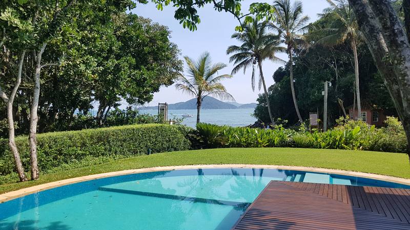Casa Pé na Areia à venda no Condomínio Iporanga Guarujá — Villa 490 | Projeto Sidônio Porto