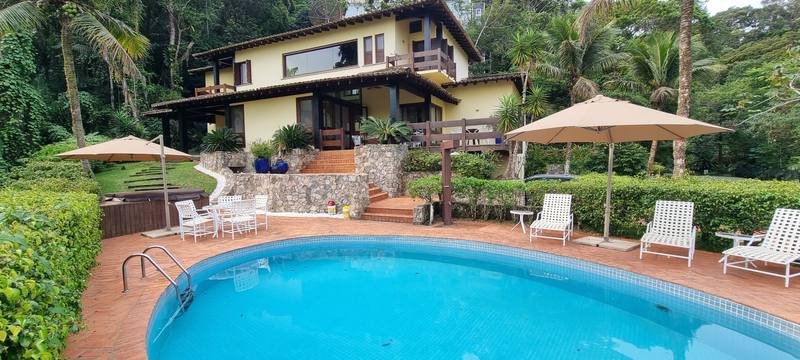 Casa à venda no Condomínio Iporanga Guarujá — Villa 463