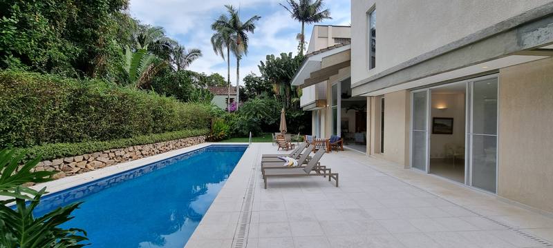 Casa à venda no Condomínio Iporanga Guarujá — Villa 486 | Projeto Felipe Rassini