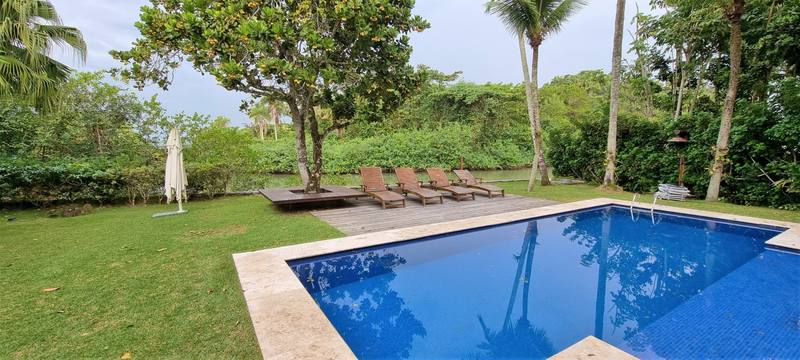 Casa Pé na Areia à venda no Condomínio Iporanga Guarujá — Villa 454